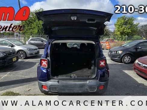 Used 2017 Jeep Renegade Altitude FWD image 26