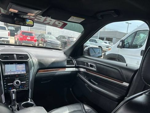 Used 2018 Ford Explorer Platinum AWD/4WD image 39