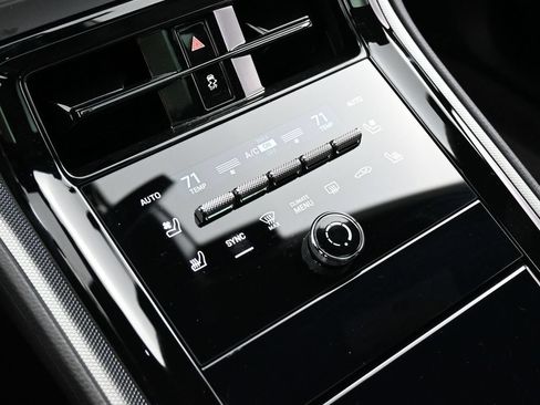 Certified 2025 Porsche Panamera 4 AWD/4WD image 20