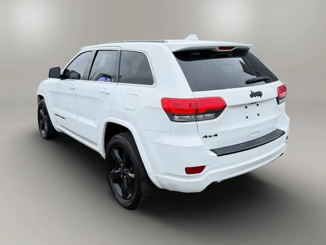 Used 2015 Jeep Grand Cherokee Altitude AWD/4WD image 5
