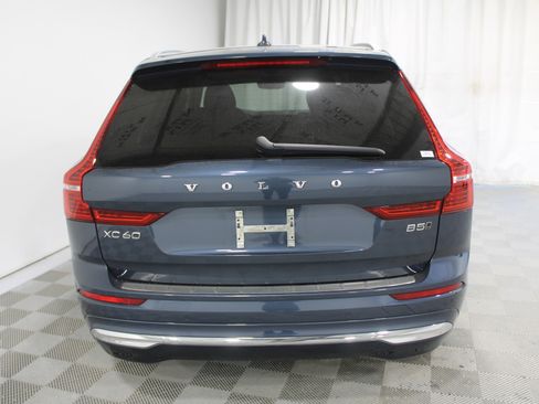 Used 2023 Volvo XC60 B5 Plus image 28