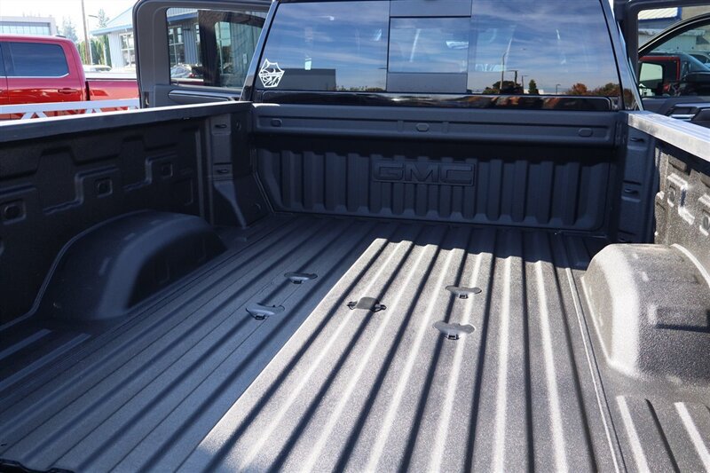Used 2026 GMC Sierra 3500 AT4 w/ AT4 Premium Plus Package AWD/4WD image 35