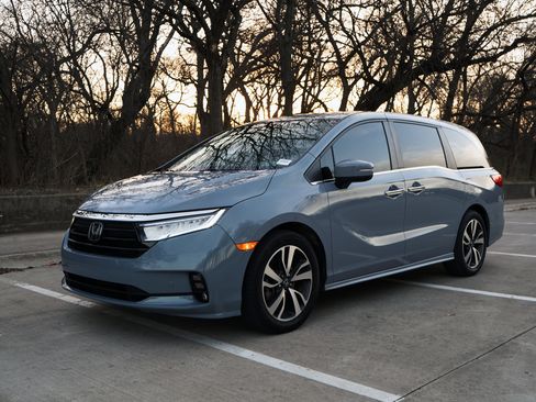 Used 2023 Honda Odyssey Touring image 5