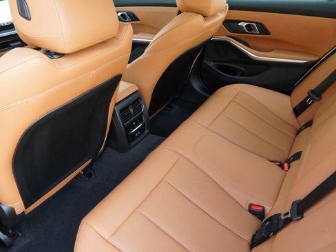 Certified 2025 BMW 330i Sedan RWD image 34