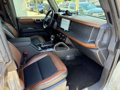 Used 2024 Ford Bronco Outer Banks AWD/4WD image 30