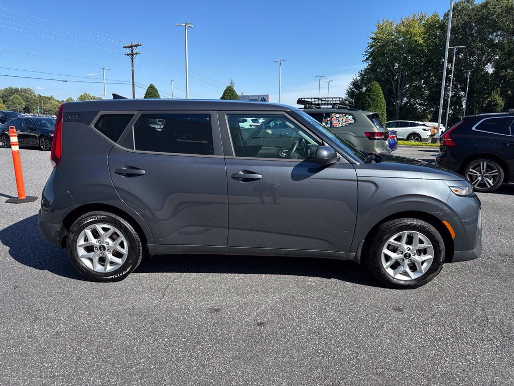 Used 2020 Kia Soul S FWD image 8