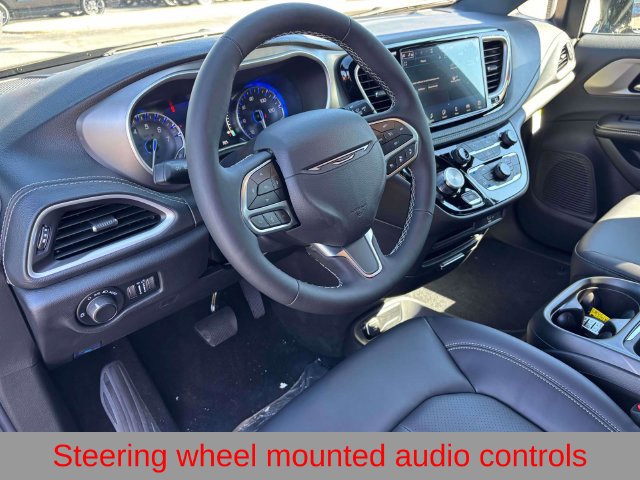 New 2027 Chrysler Pacifica Select AWD/4WD image 20