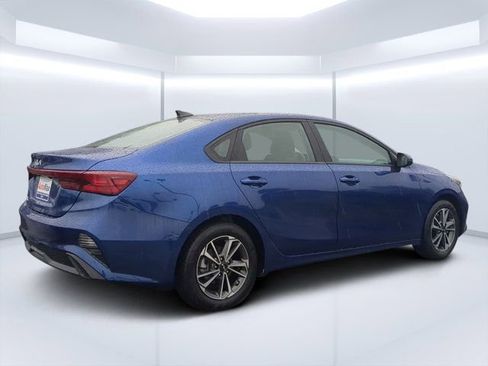 Used 2024 Kia Forte LXS w/ LXS Technology Package FWD image 3
