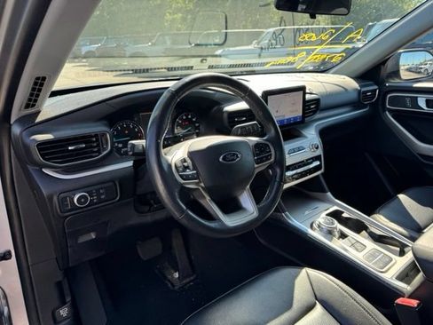 Used 2021 Ford Explorer XLT w/ Equipment Group 202A RWD image 20