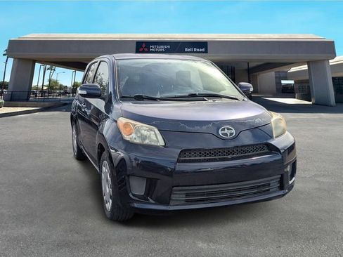Used 2014 Scion xD image 2