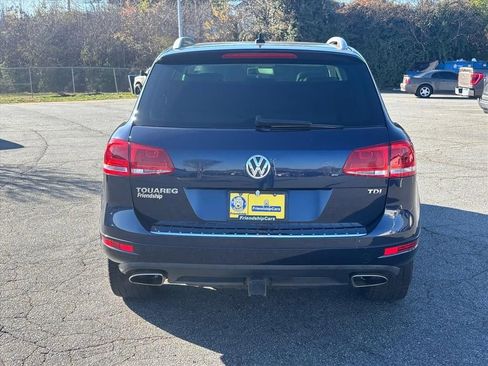 Used 2014 Volkswagen Touareg Sport image 24