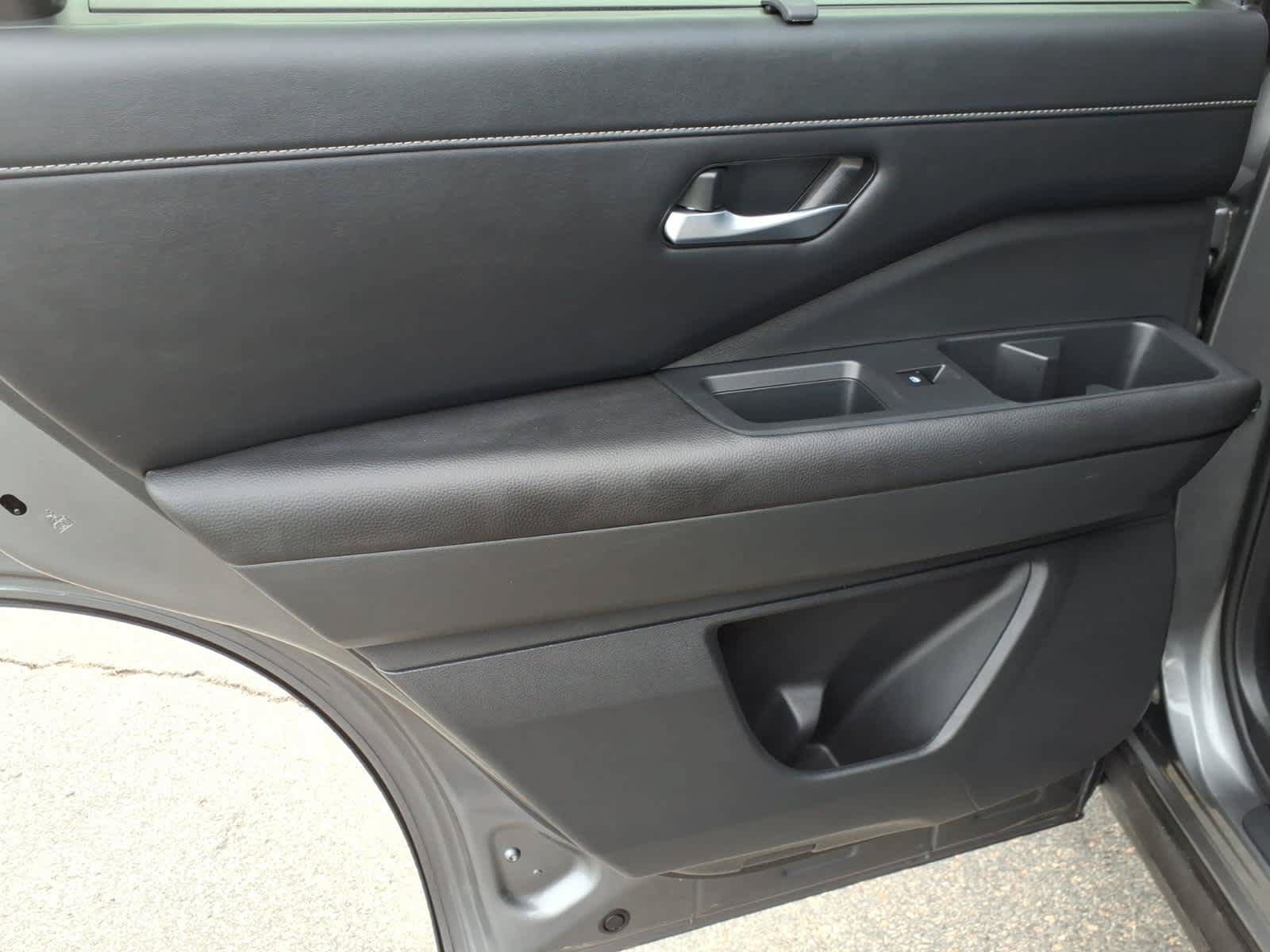 Certified 2025 Nissan Pathfinder SL AWD/4WD image 12