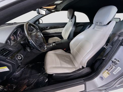 Used 2011 Mercedes-Benz E 550 Cabriolet image 22