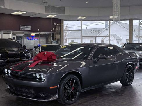 Used 2021 Dodge Challenger SXT w/ Blacktop Package RWD image 2