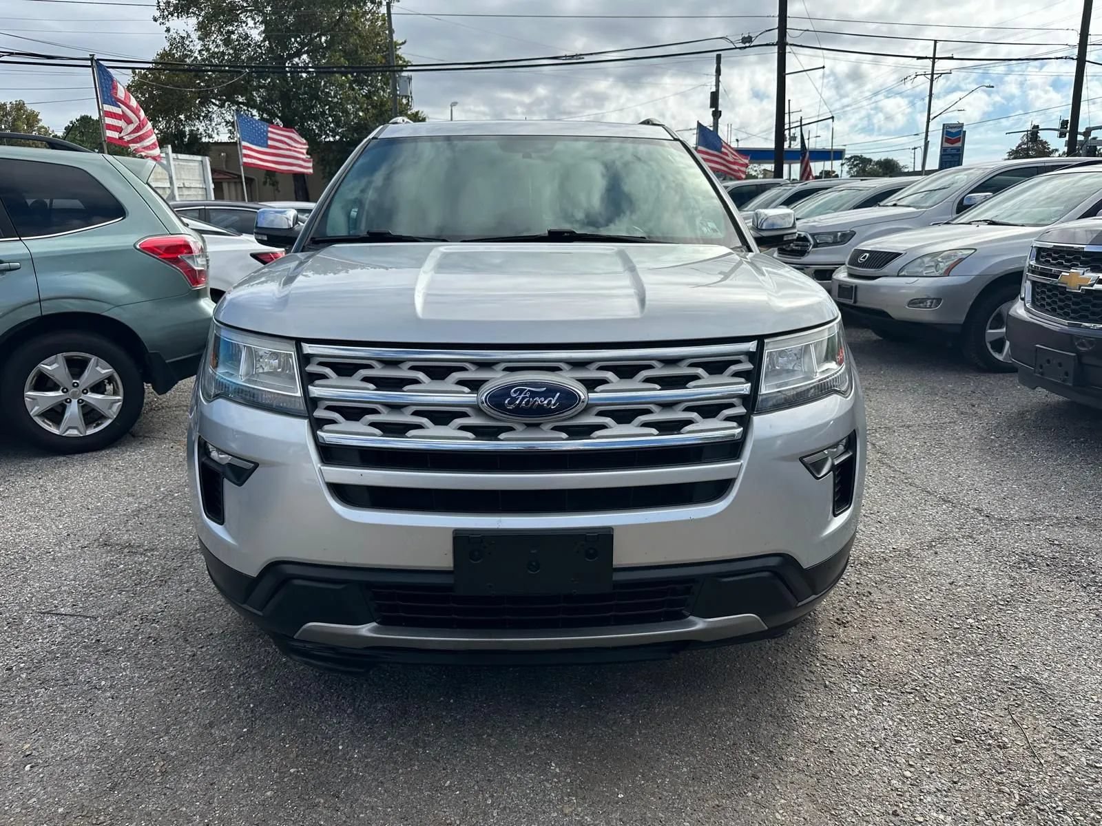 Used 2018 Ford Explorer XLT w/ Equipment Group 201A FWD image 3