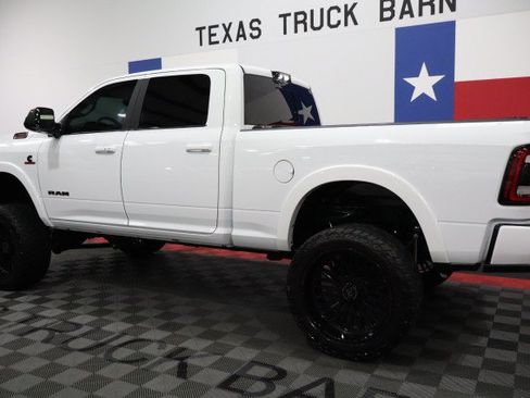 Used 2022 RAM 2500 Laramie w/ Night Edition AWD/4WD image 5