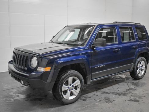 Used 2016 Jeep Patriot Latitude image 3