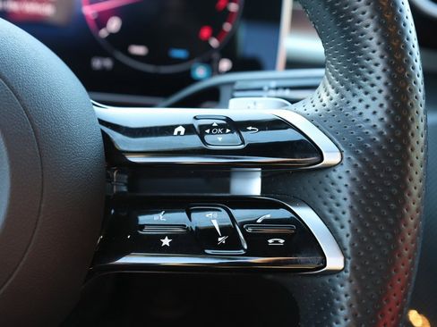 Used 2024 Mercedes-Benz CLE 300 4MATIC Coupe image 37