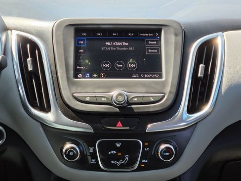 Used 2020 Chevrolet Equinox LS w/ LS Convenience Package FWD image 19