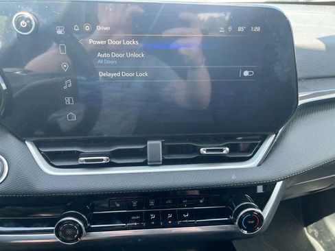 New 2026 Chevrolet Equinox LT FWD image 17