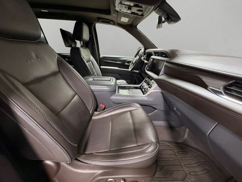 Used 2021 GMC Yukon Denali w/ Denali Premium Package image 15