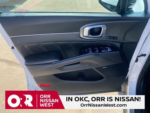 Used 2022 Kia Sorento SX image 12