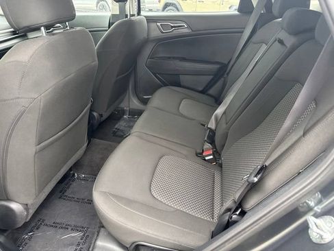 Used 2024 Kia Sportage LX AWD/4WD image 16