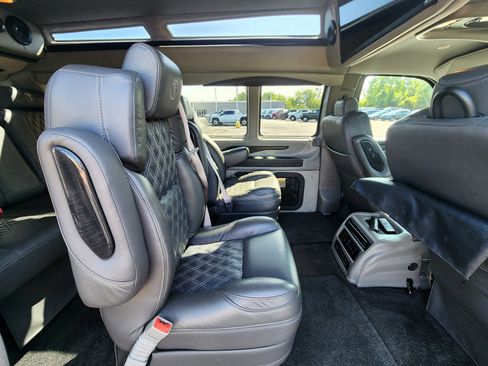Used 2022 GMC Savana 2500 w/ Enhanced Convenience Package RWD image 51