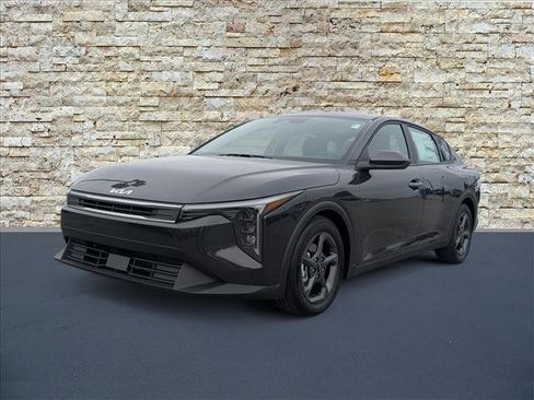 New 2025 Kia K4 LXS image 4