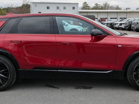 Used 2025 Cadillac Lyriq Sport AWD/4WD image 6