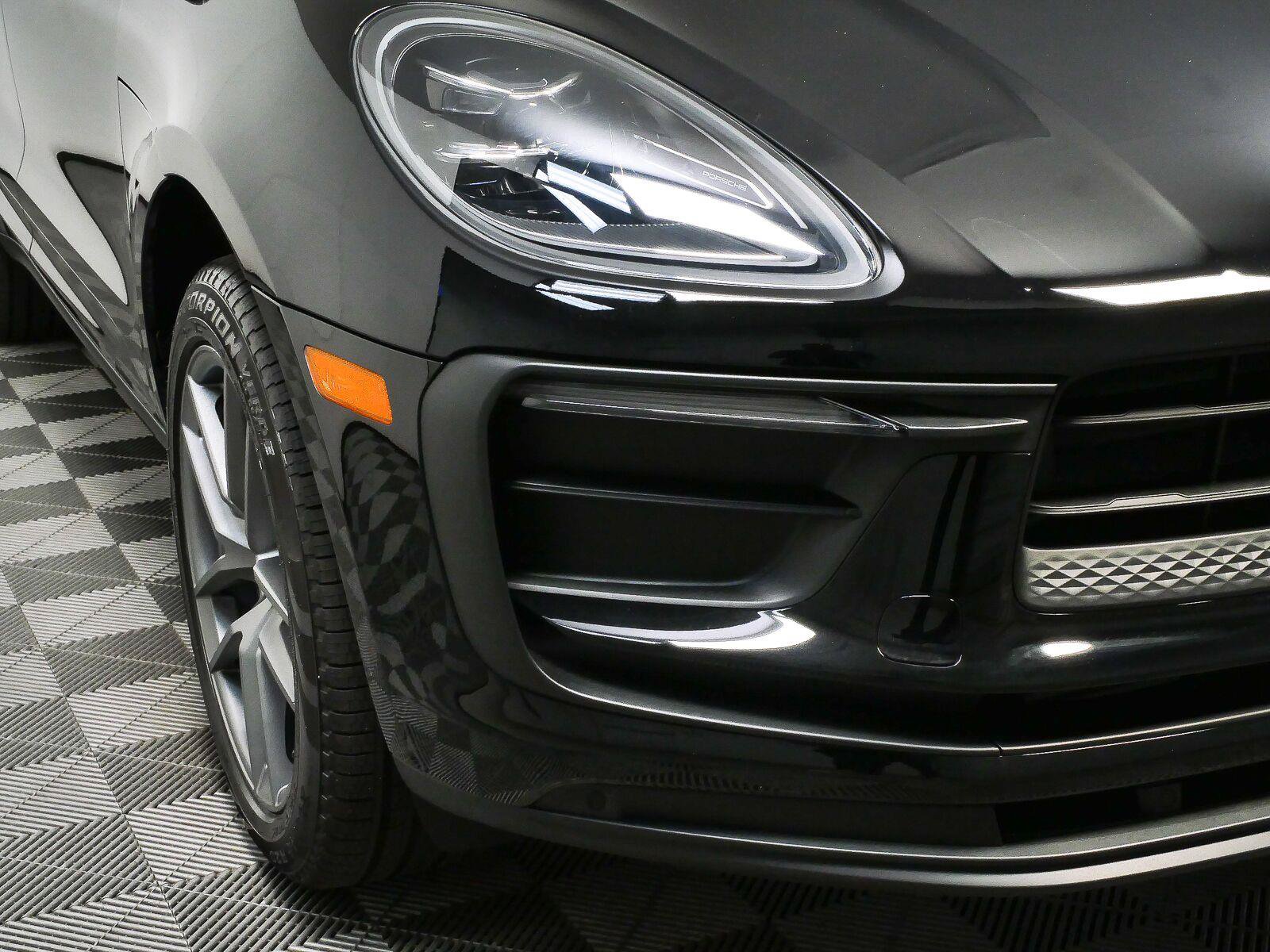 New 2026 Porsche Macan Turbo AWD/4WD image 38