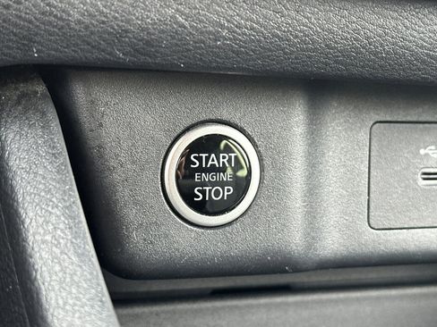 Certified 2023 Nissan Rogue SV image 22