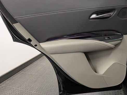 Used 2023 Cadillac XT4 Luxury w/ Cold Weather Package image 22