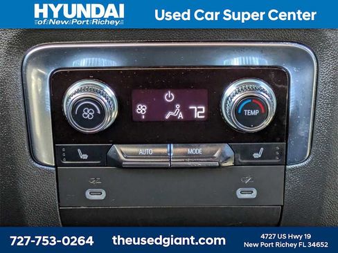 Used 2022 GMC Yukon XL Denali w/ Denali Premium Package image 21