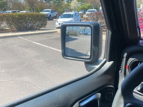 Used 2025 Jeep Wrangler Unlimited Rubicon image 42