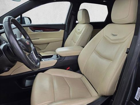Used 2019 Cadillac XT5 Luxury FWD image 12