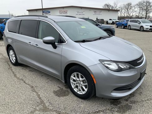 Used 2020 Chrysler Voyager Lxi image 2