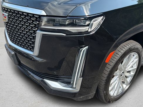 Used 2021 Cadillac Escalade Luxury AWD/4WD image 9