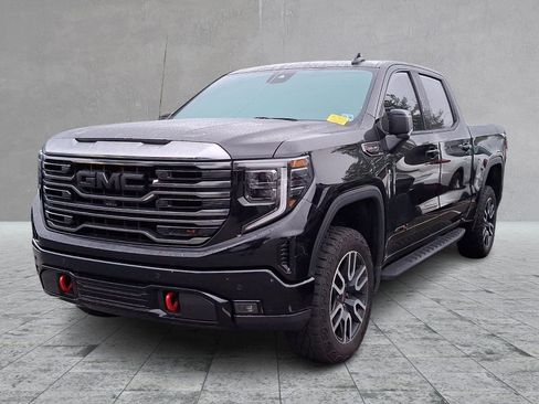 Used 2024 GMC Sierra 1500 AT4 w/ Technology Package AWD/4WD image 1