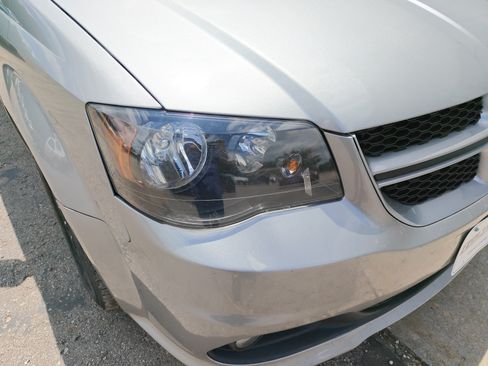 Used 2019 Dodge Grand Caravan GT FWD image 4