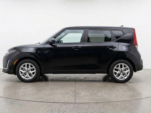 Used 2025 Kia Soul LX w/ LX Technology Package image 5