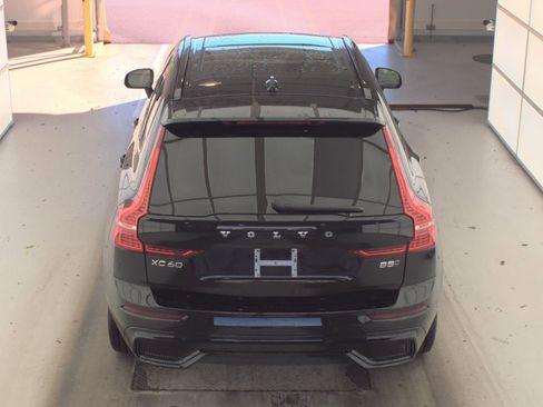 Used 2025 Volvo XC60 B5 Plus image 6