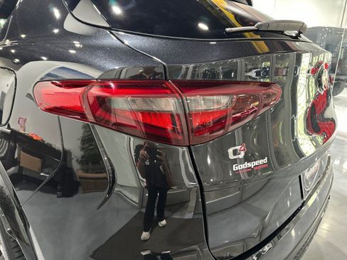Used 2018 Alfa Romeo Stelvio Quadrifoglio w/ Driver Assist Dynamic Package AWD/4WD image 37