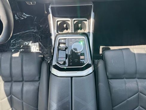 Certified 2026 BMW 740i xDrive AWD/4WD image 25