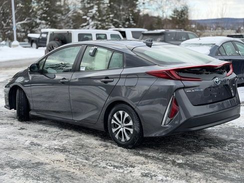 Used 2021 Toyota Prius Prime LE image 3