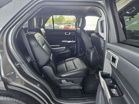 Used 2023 Ford Explorer XLT w/ Equipment Group 202A AWD/4WD image 14