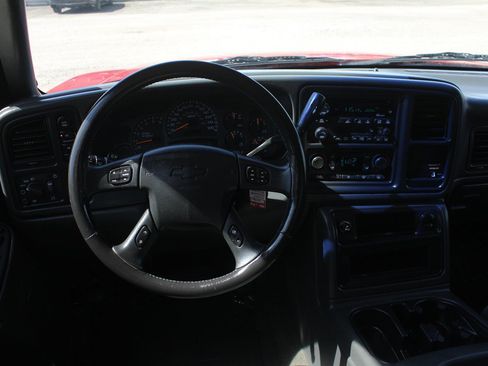 Used 2003 Chevrolet Silverado 1500 LS w/ Off-Road Package AWD/4WD image 9