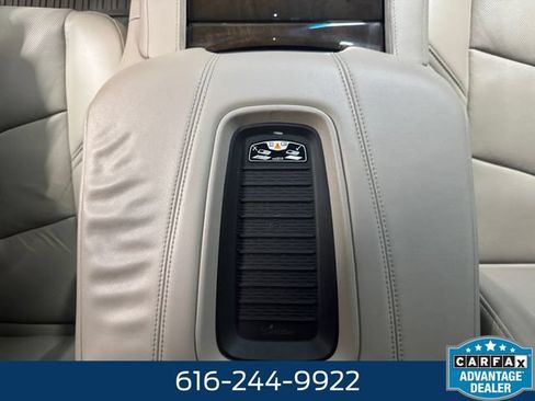 Used 2018 Cadillac Escalade Luxury AWD/4WD image 14