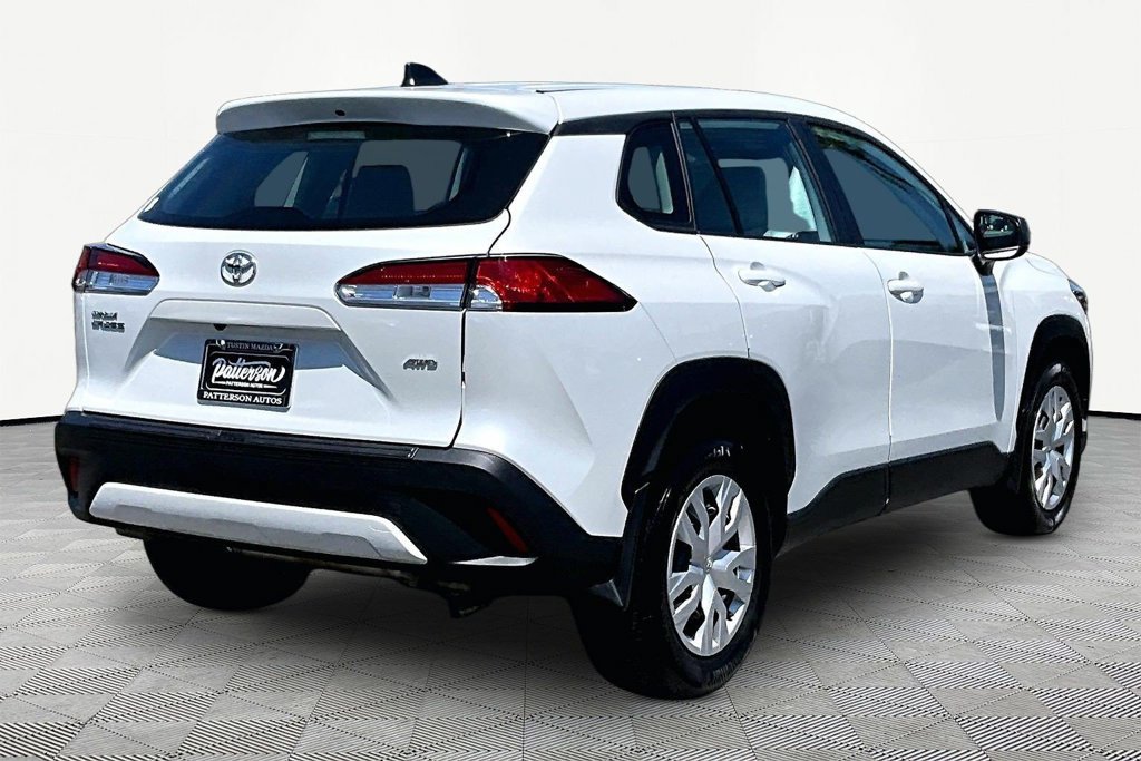 Used 2024 Toyota Corolla Cross L AWD/4WD image 2