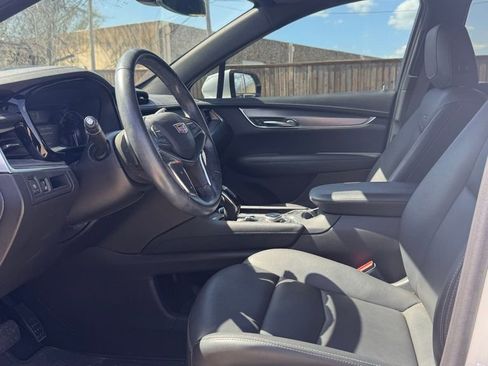 Used 2023 Cadillac XT5 Luxury image 6